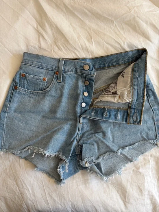 Levi's Women's 501 Shorts - Picture 5 of 5